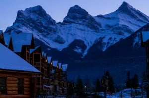 Read more about the article Start your Winter Getaway to the Rockies in Canmore